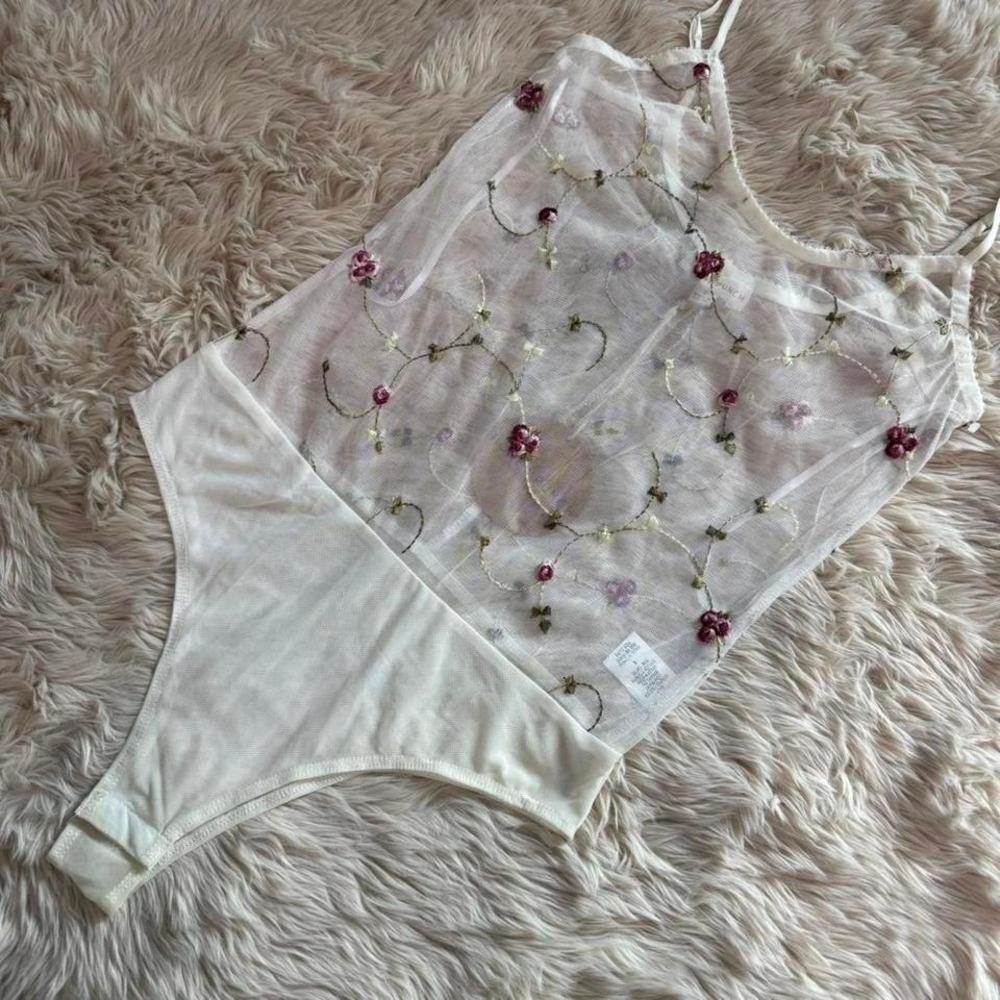 Honey Punch Sheer Floral Embroidered Bodysuit SMALL NWT